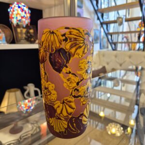 Vază mică Gallé roz cu design floral